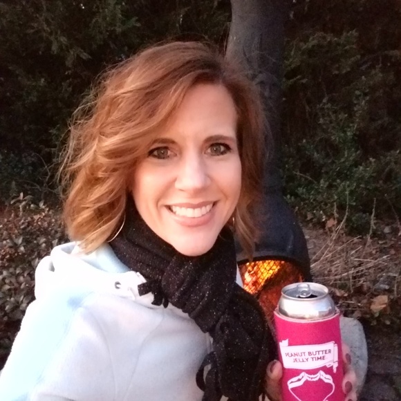 Meet your Posher, Cynthia - Picture 4 of 4